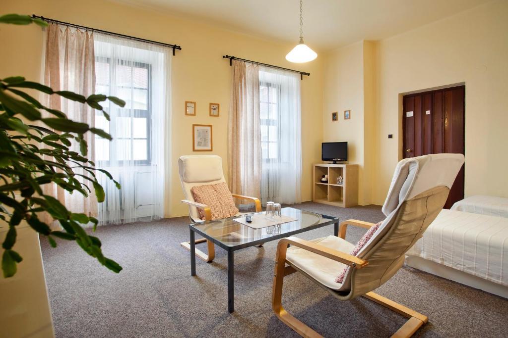 Penzion A Restaurace Modra Ruze Tábor Chambre photo
