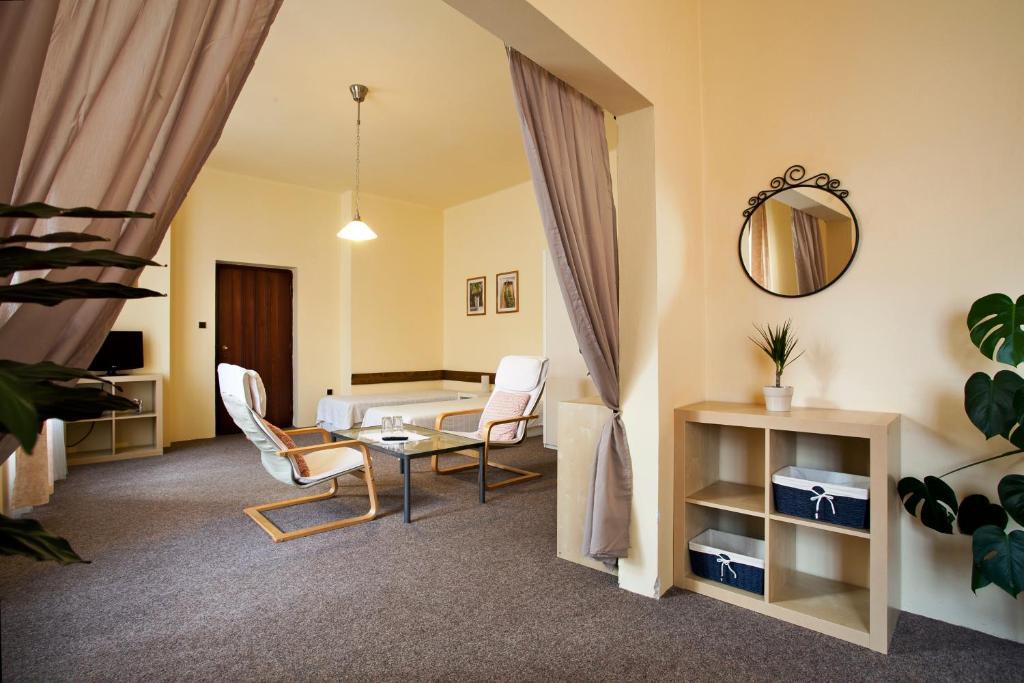 Penzion A Restaurace Modra Ruze Tábor Chambre photo