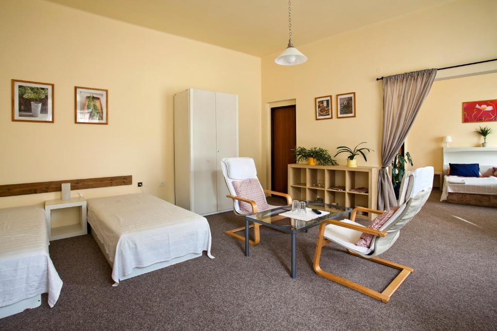 Penzion A Restaurace Modra Ruze Tábor Chambre photo