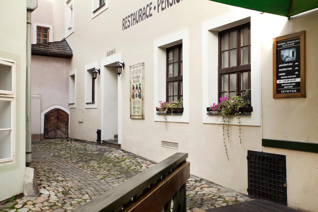 Penzion A Restaurace Modra Ruze Tábor Extérieur photo