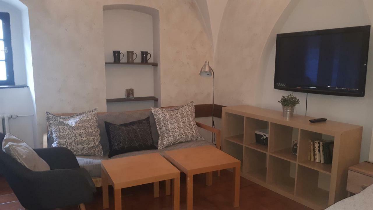 Penzion A Restaurace Modra Ruze Tábor Extérieur photo